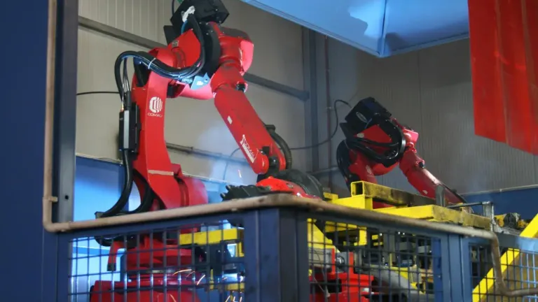 Od Unimate do cobotów – ewolucja robotów spawalniczych