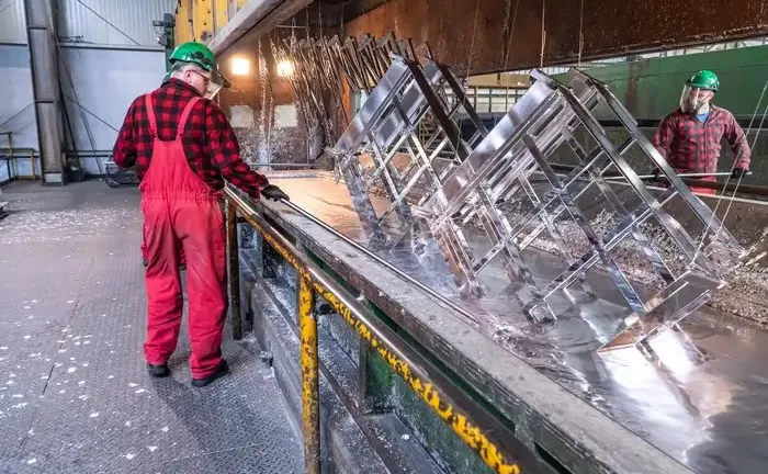 Jak wygląda malowanie proszkowe aluminium i kiedy warto je wybrać